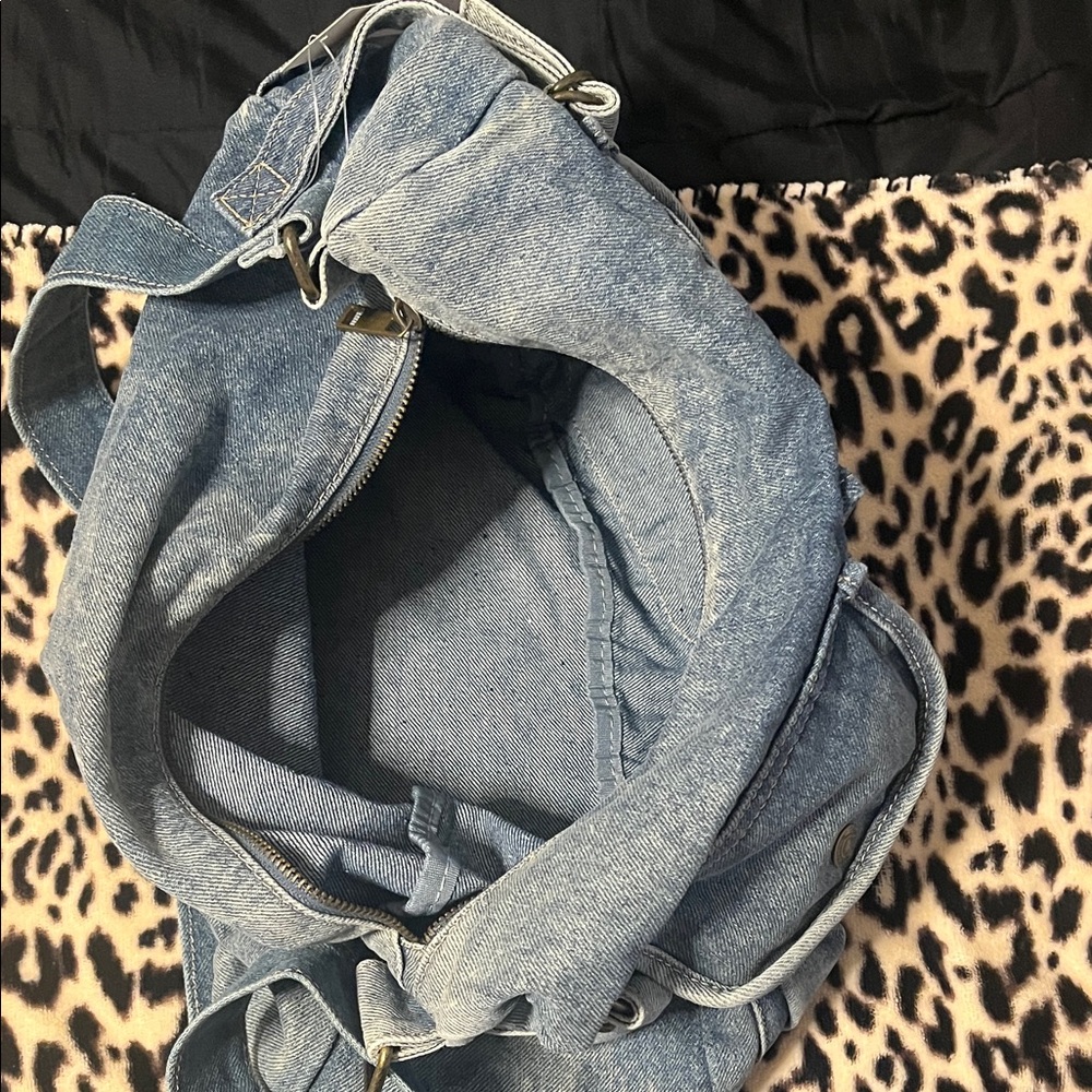๐๐ถ๏ธ Urban Outfitters denim cross body bag, wristlet & sunglasses ๐ถ๏ธ๐ - Picture 5 of 7